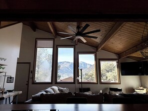 Smart TV - 3-bedroom cabin in charming Lake City with mountain views (Lake City)