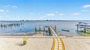 Unclassified image, 5 of 72, button - Gulf to Bay Island Oasis (Bradenton Beach)
