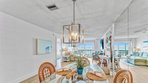 Unclassified image, 2 of 72, button - Gulf to Bay Island Oasis (Bradenton Beach)