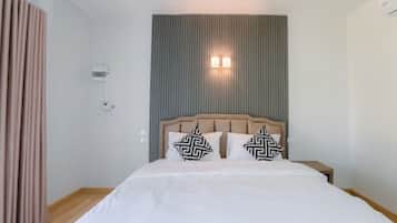 Minibar, escritorio, wifi gratis y ropa de cama