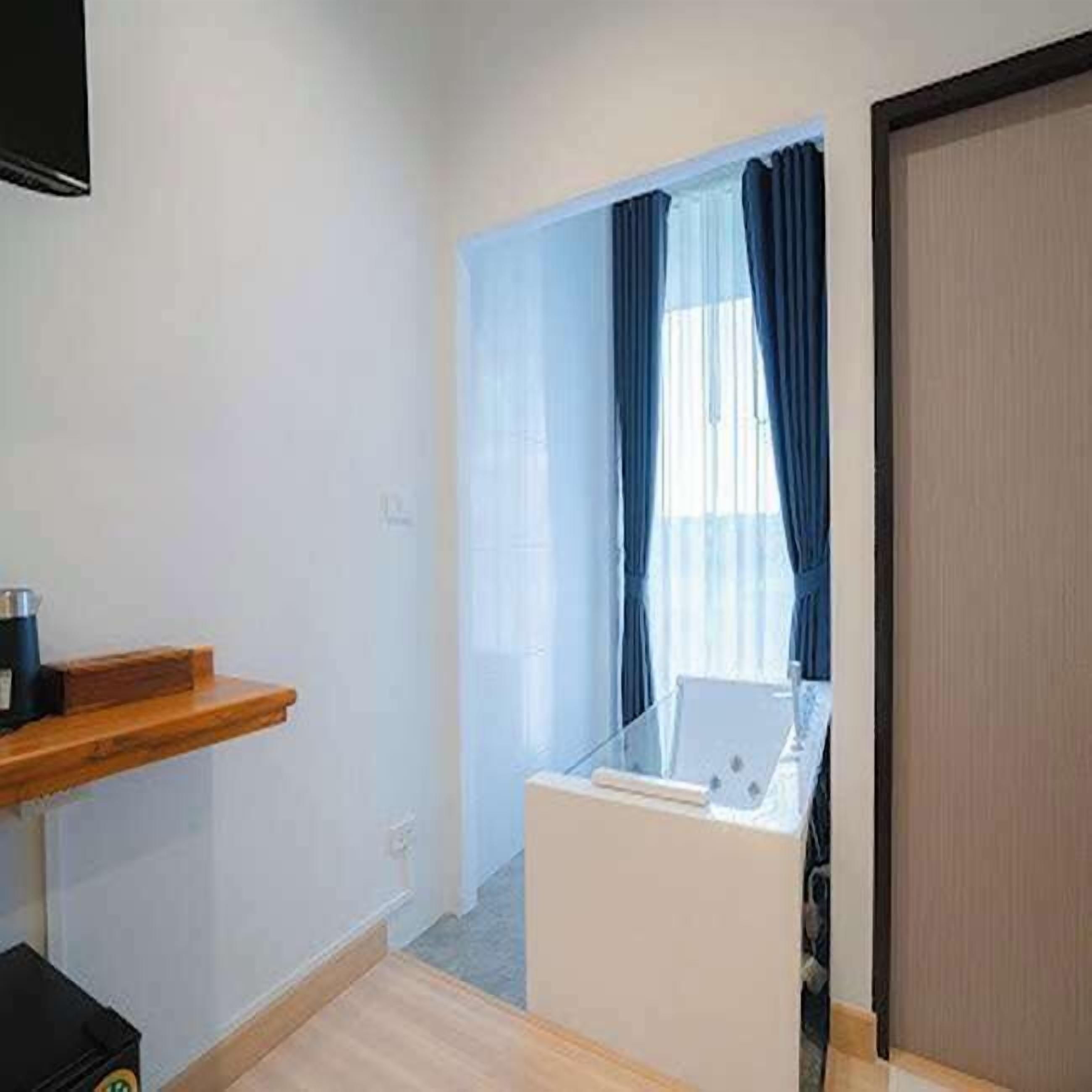 Jacuzzi Room | Bathroom