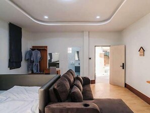 Familieværelse | Minibar, skrivebord, gratis Wi-Fi, sengetøj