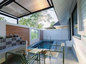 Pool Villa | Minibar, escritorio, wifi gratis y ropa de cama