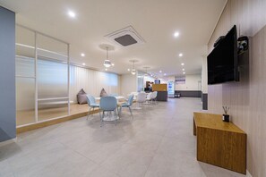 Interior detail - Daejeon Brown Dot Wolpyeong  (Daejeon)