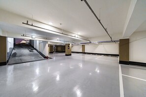 Free self-parking - Daejeon Brown Dot Wolpyeong  (Daejeon)