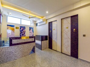 Nh à | Quầy tiếp tân