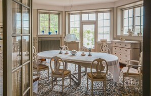 Dining - Gorgeous home in åkersberga with sauna (Åkersberga)