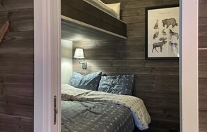 bed - Cozy apartment in Sysslebäck with sauna (Sysslebäck)