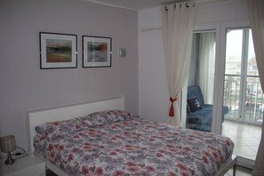 1 habitación, tabla de planchar con plancha y wifi 