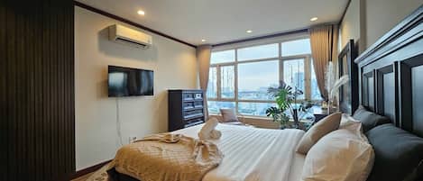 Classic Apartment, City View