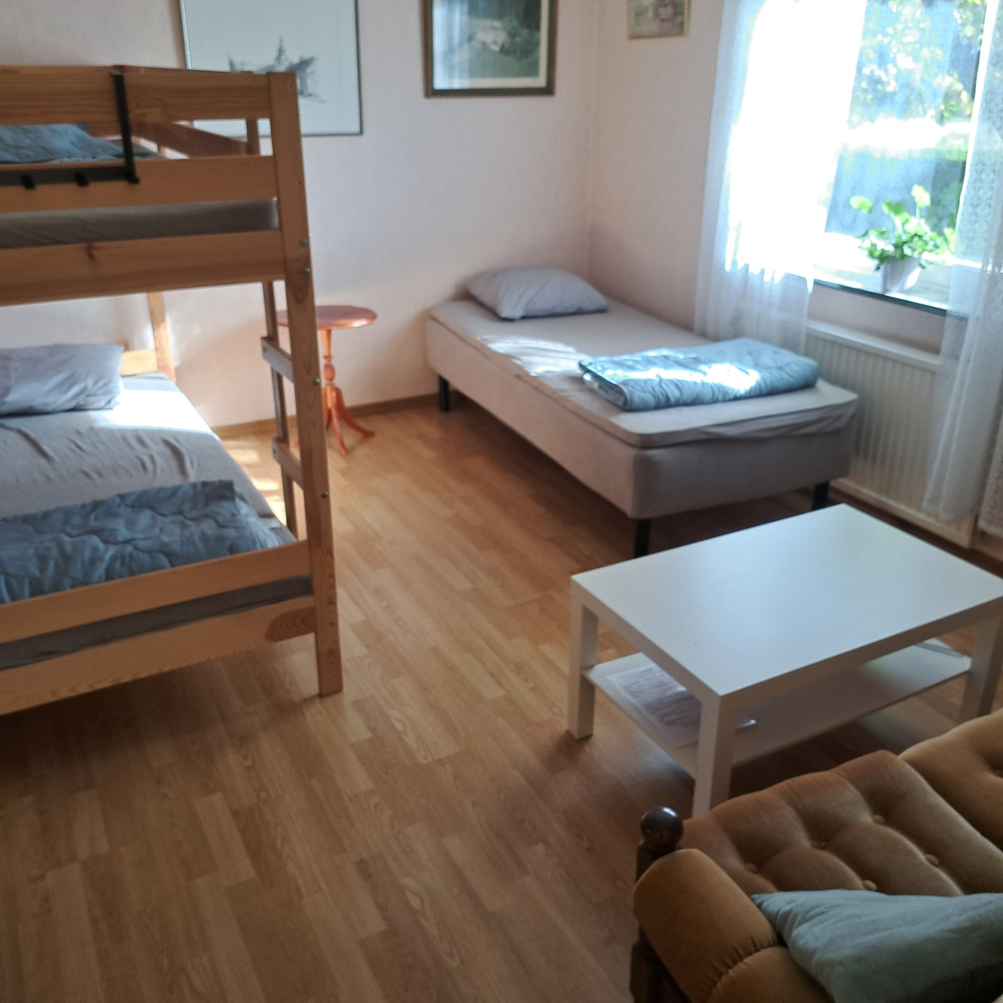 2 Schlafzimmer, Bügeleisen/Bügelbrett, Bettwäsche