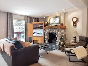 Televisión, chimenea