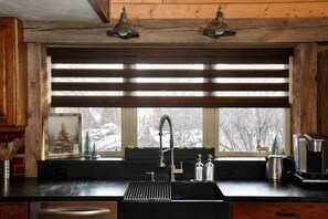 Fridge, microwave, oven, stovetop - Luxury river-front cabin for the entire family, pet friendly! (Dolores)
