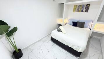 Iron/ironing board, free WiFi, bed sheets