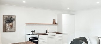 The Cottage Kingsdale, Private bushstay, wildlife, dam views & fire pit Goulburn