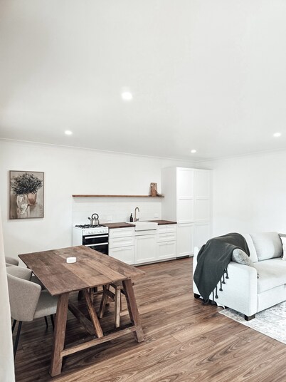 The Cottage Kingsdale, Private bushstay, wildlife, dam views & fire pit Goulburn