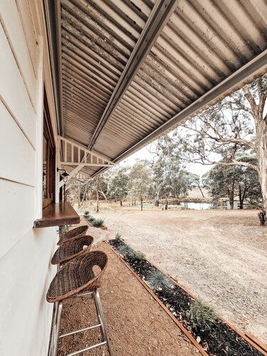 The Cottage Kingsdale, Private bushstay, wildlife, dam views & fire pit Goulburn