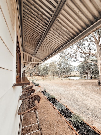 The Cottage Kingsdale, Private bushstay, wildlife, dam views & fire pit Goulburn