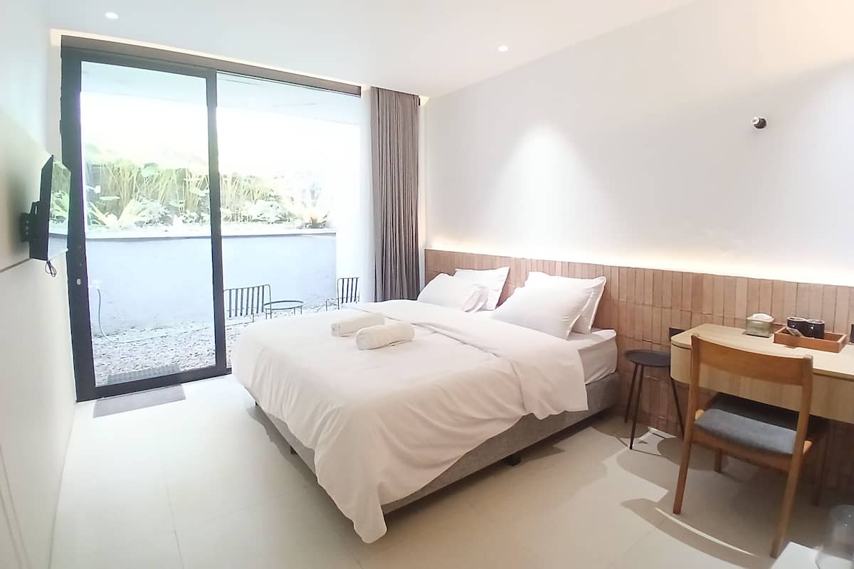 Habitación junior doble, balcón | Escritorio, espacio para trabajar con un portátil, wifi gratis