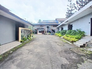 Exterior - Cibulan Indah Hotel (Cisarua)