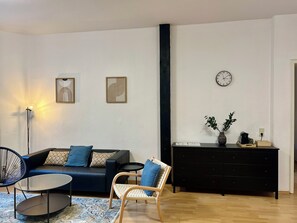 Living area - Large, quiet apartment in the old town | Ideal for families (Magdeburg)