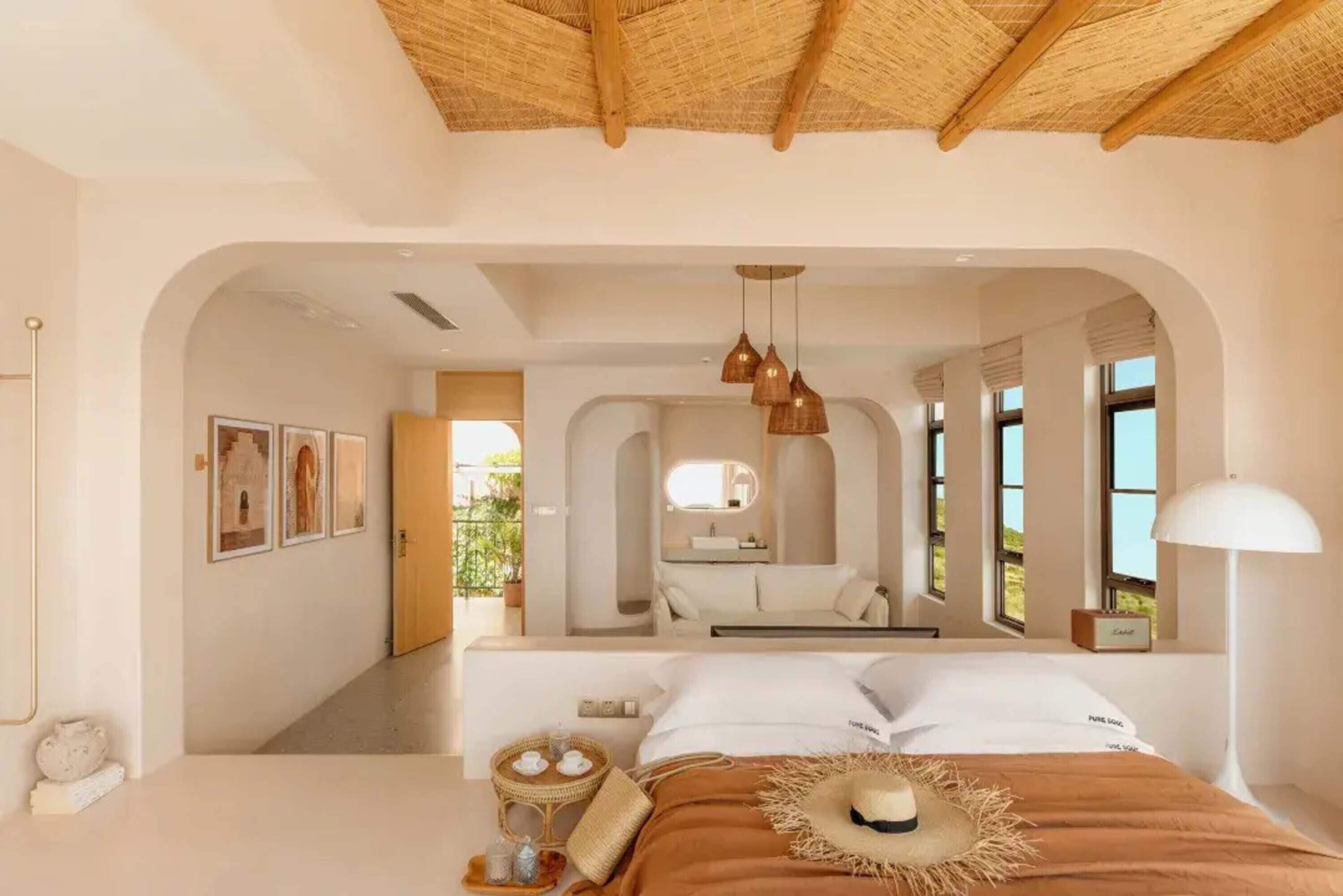 Senior Double Room, Sea View | Down comforters, free minibar, desk, laptop workspace