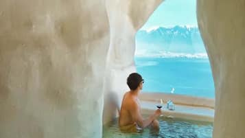 Classic Double Room, Sea View | Bathroom | Free toiletries, hair dryer, bathrobes, slippers