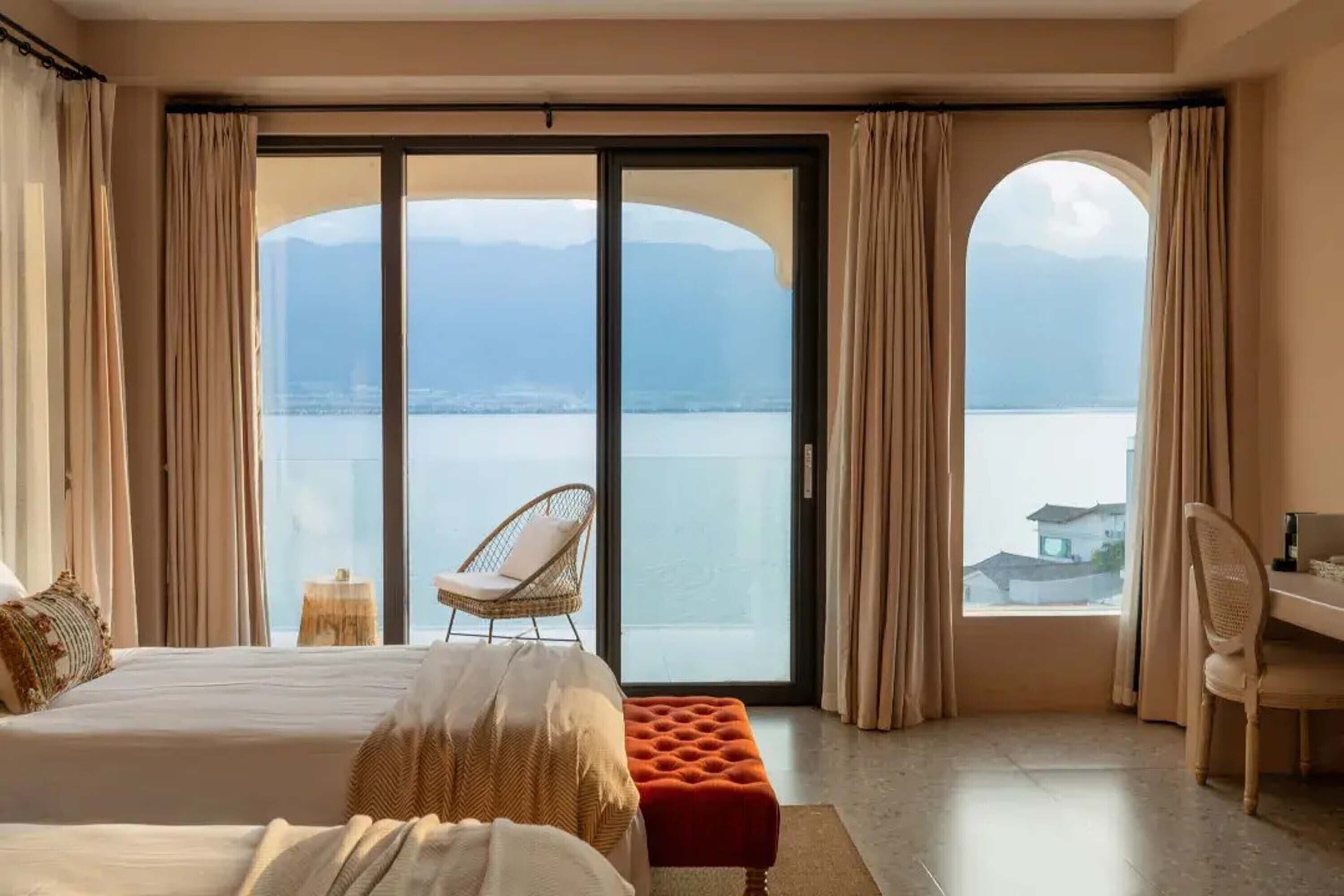 Standard Twin Room, Sea View | Down comforters, free minibar, desk, laptop workspace