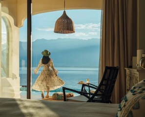 Signature-Doppelzimmer, Meerblick | Daunenbettdecken, kostenlose Minibar, Schreibtisch