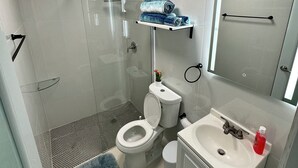 Handtücher, Seife, Toilettenpapier