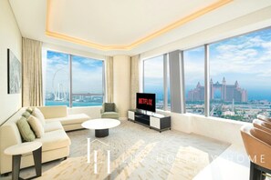 TV - LUX  Iconic Views at The Palm Tower Suite 1 (Dubai)