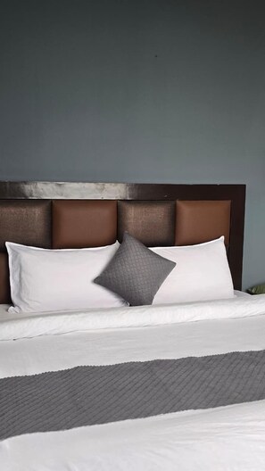 Deluxe Double Room, Balcony, Mountain View | Free WiFi - Pir Panjal Outpost (Bir)