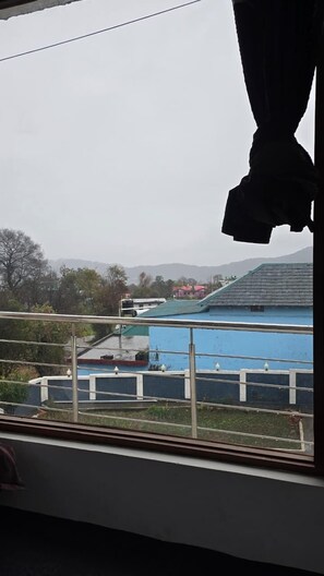 Deluxe Double Room, Balcony, Mountain View | Mountain view - Pir Panjal Outpost (Bir)