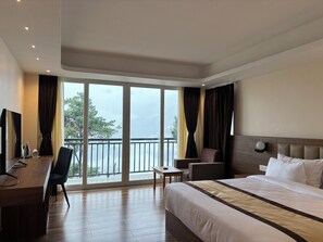 Superior Double Room, Hill View - Wisteria Crystal Manor (Pelling)