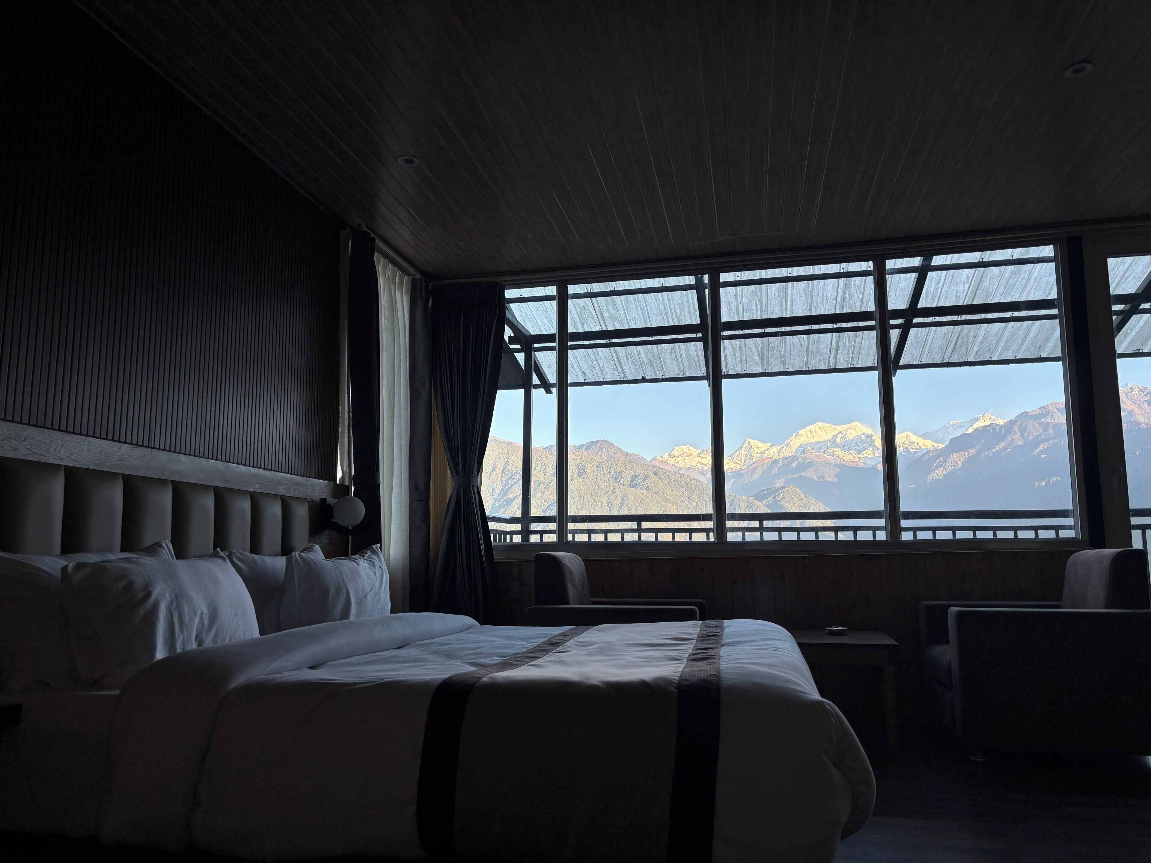 Superior Room, Mountain View