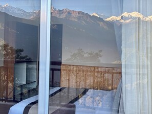 Free WiFi - Wisteria Crystal Manor (Pelling)