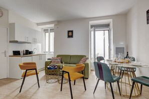 Living area - TBS 98 - Superb terrace apartment in Paris 15 (Paris)