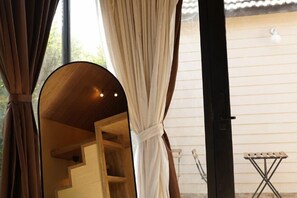 Mökki, näköala uima-altaalle | Ilmainen Wi-Fi, vuodevaatteet