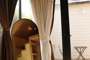 Cabin, Pool View | Free WiFi, bed sheets