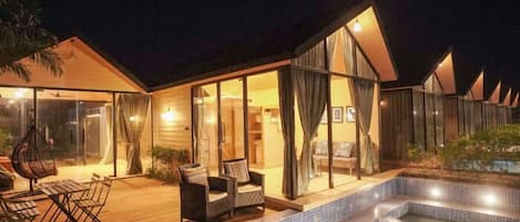 Deluxe Villa | Free WiFi, bed sheets