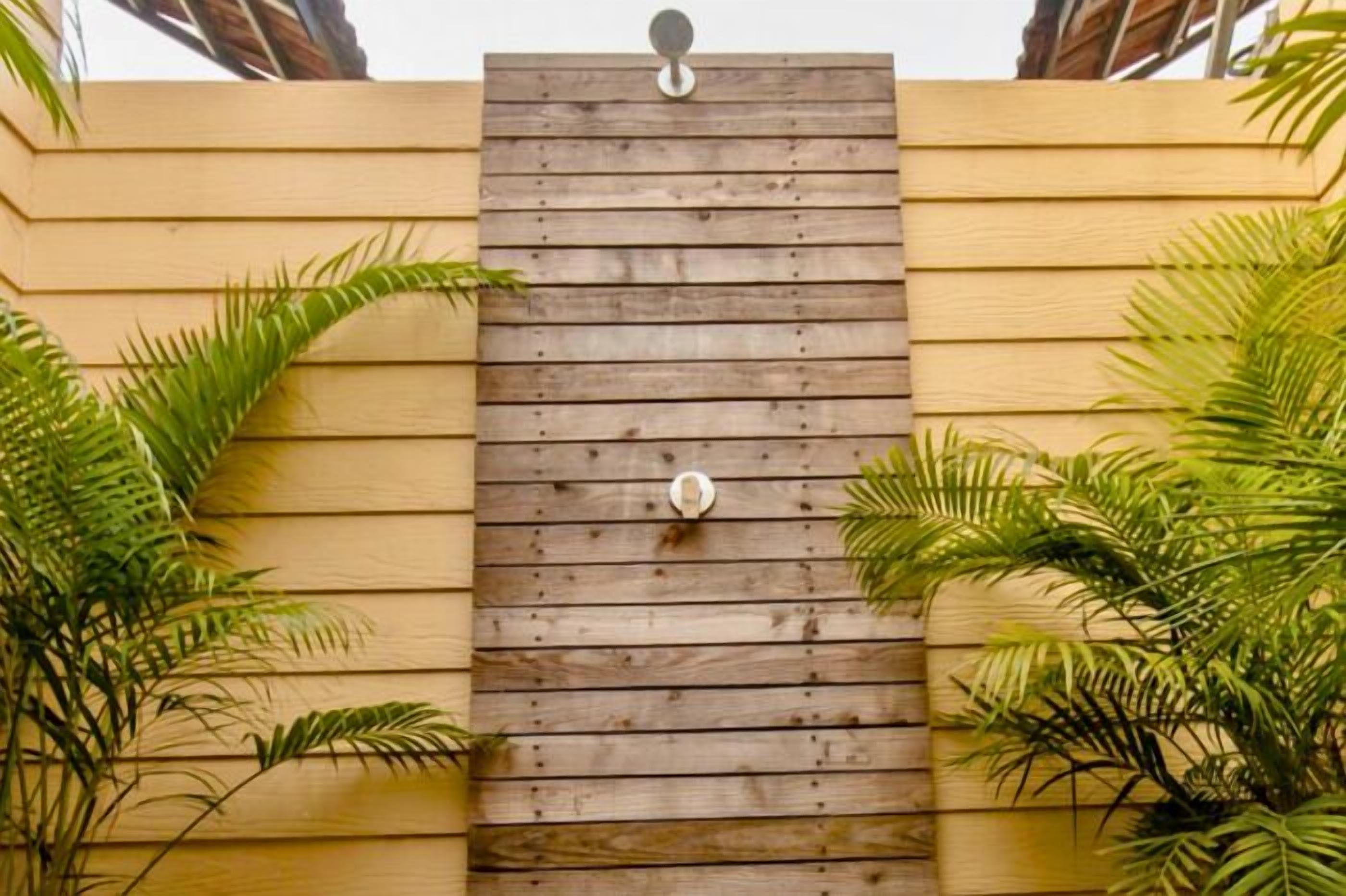 Cabin, Pool View | Free WiFi, bed sheets