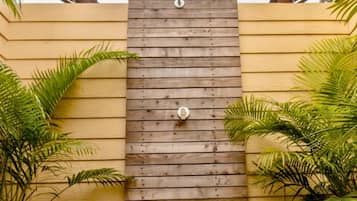 Cabin, Pool View | Free WiFi, bed sheets