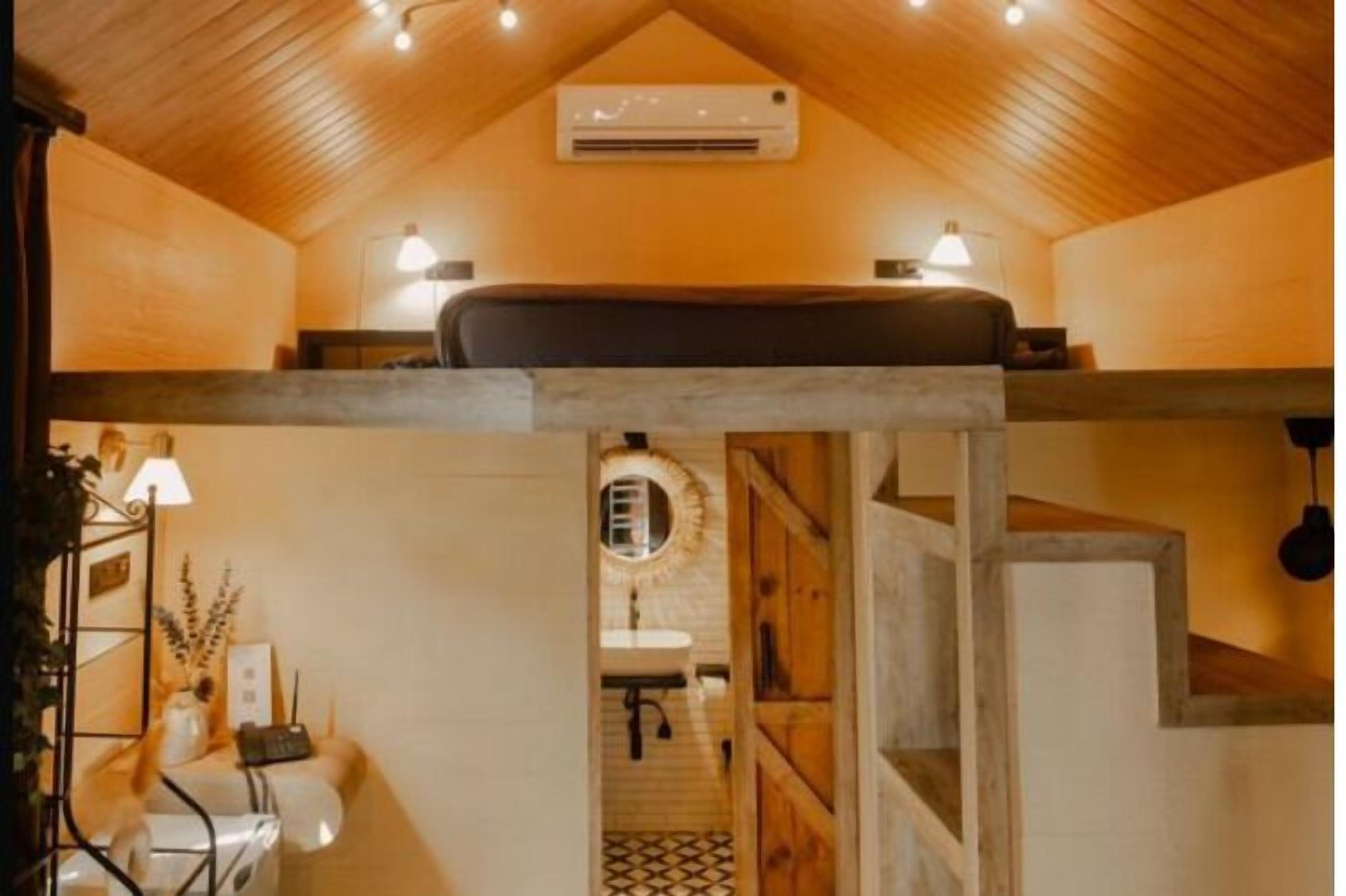 Executive Villa | Free WiFi, bed sheets