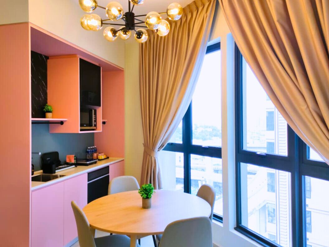 Executive Suite | Soundproofing, iron/ironing board, free WiFi