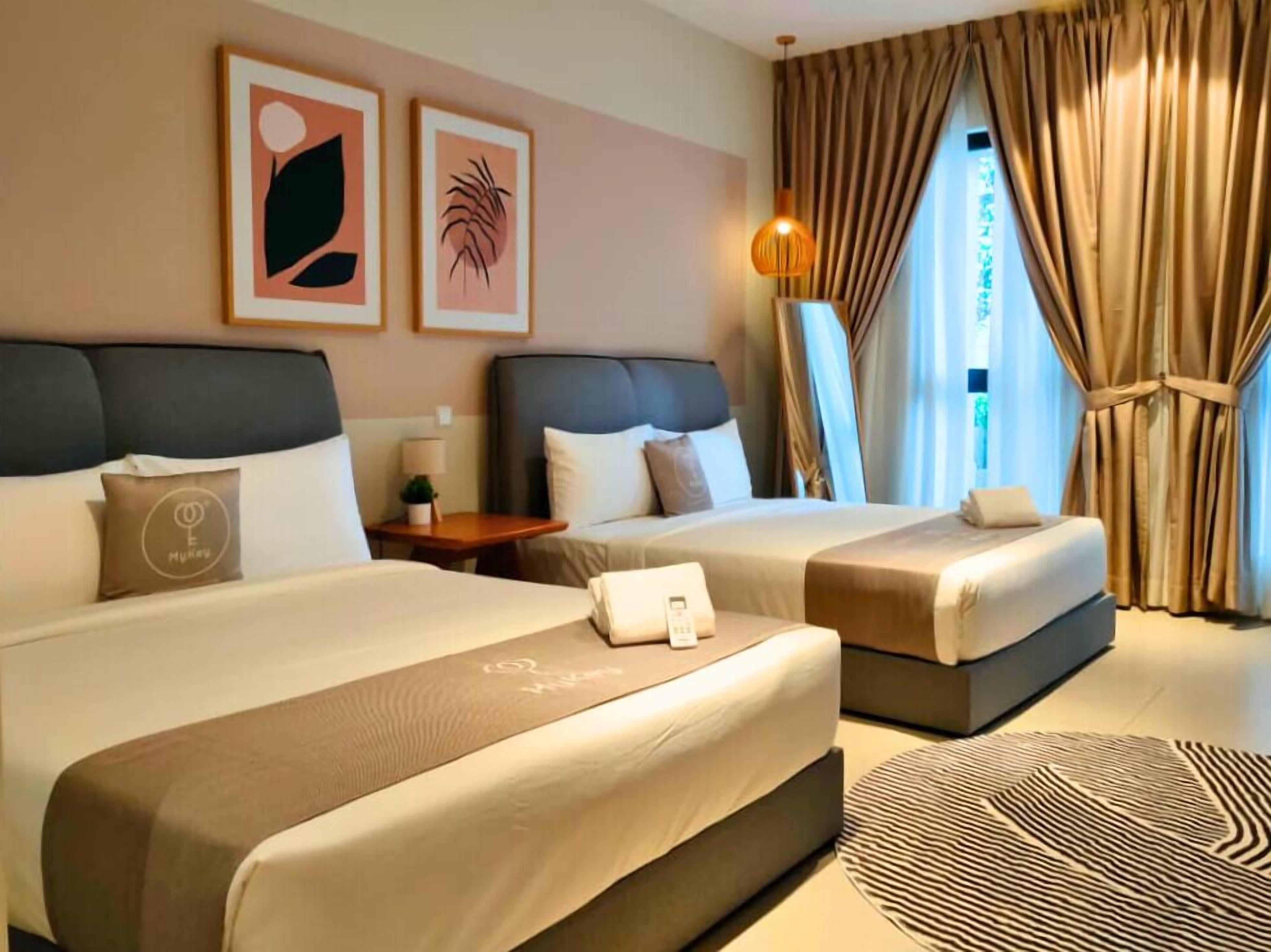 Estudi Deluxe | Planxa i posts de planxar i wifi gratuïta 