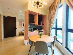 Executive Suite | Soundproofing, iron/ironing board, free WiFi - Paxtonz by Mana Mana (Petaling Jaya)