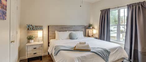 Iron/ironing board, Internet, bed sheets