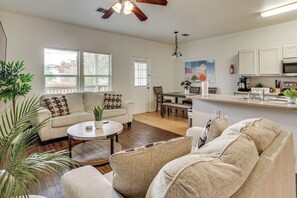 TV, books - Suburban San Antonio Stay Near Parks & Hospitals (San Antonio)