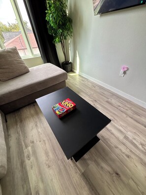 TV - The Canvas• Modern 4BR Retreat + Rooftop (HOUSTON)