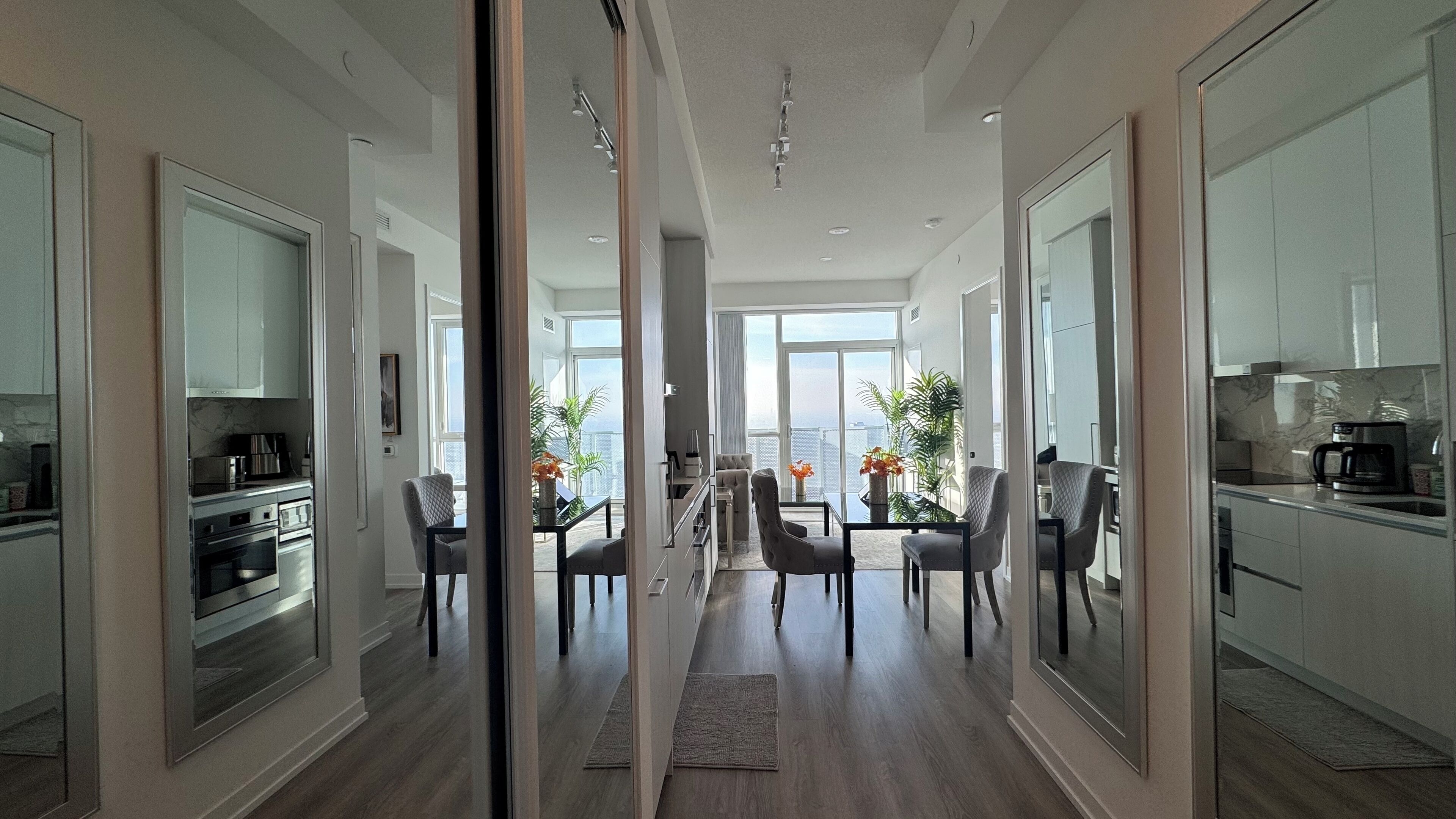 Micro-ondes, four, plaque de cuisson, lave-vaisselle